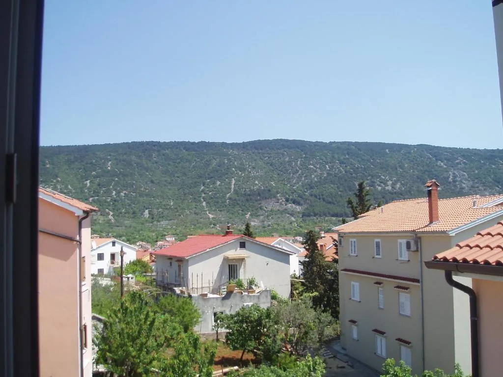 Apartman s pogledom na planine u Apartmanima Orbanić u Cresu