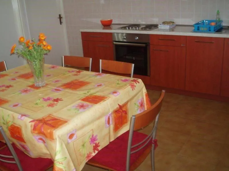 Apartman s 3 spavaće sobe - fotografija 2