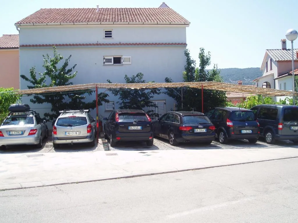Apartman s balkonom - fotografija 9