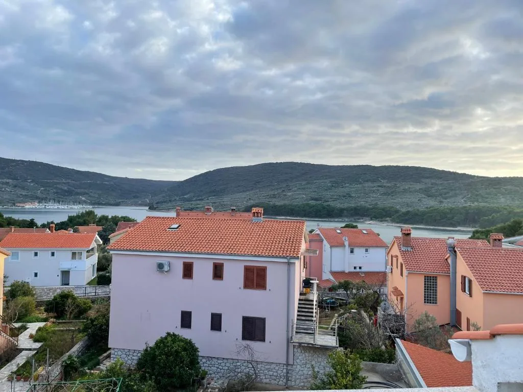 Apartman s 2 spavaće sobe i pogledom na more - fotografija 3