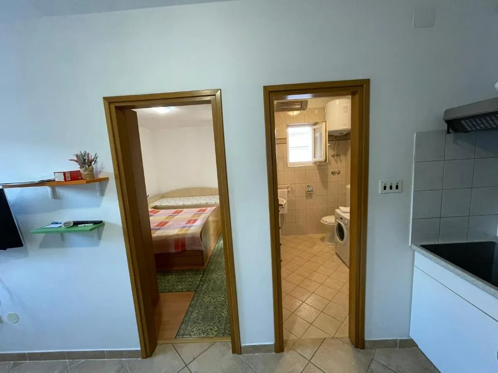 Apartman s balkonom - fotografija 4