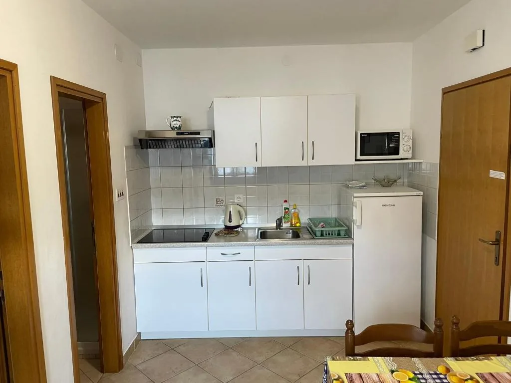 Apartman s balkonom - fotografija 3