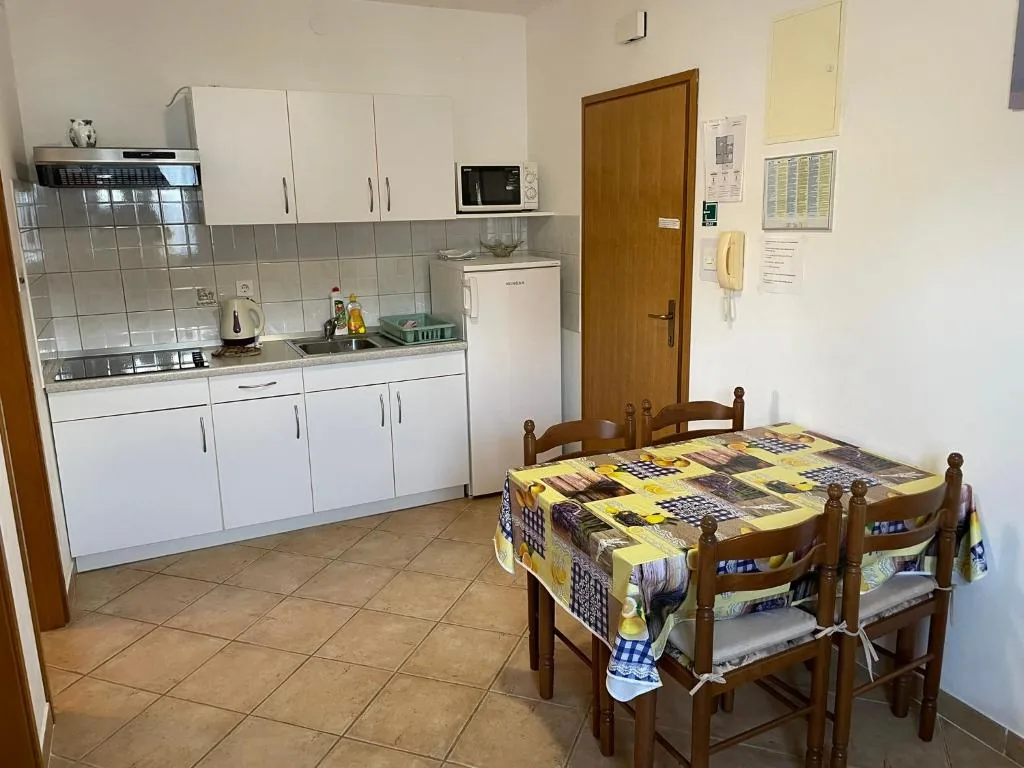 Apartman s balkonom u Apartmanima Orbanić u Cresu