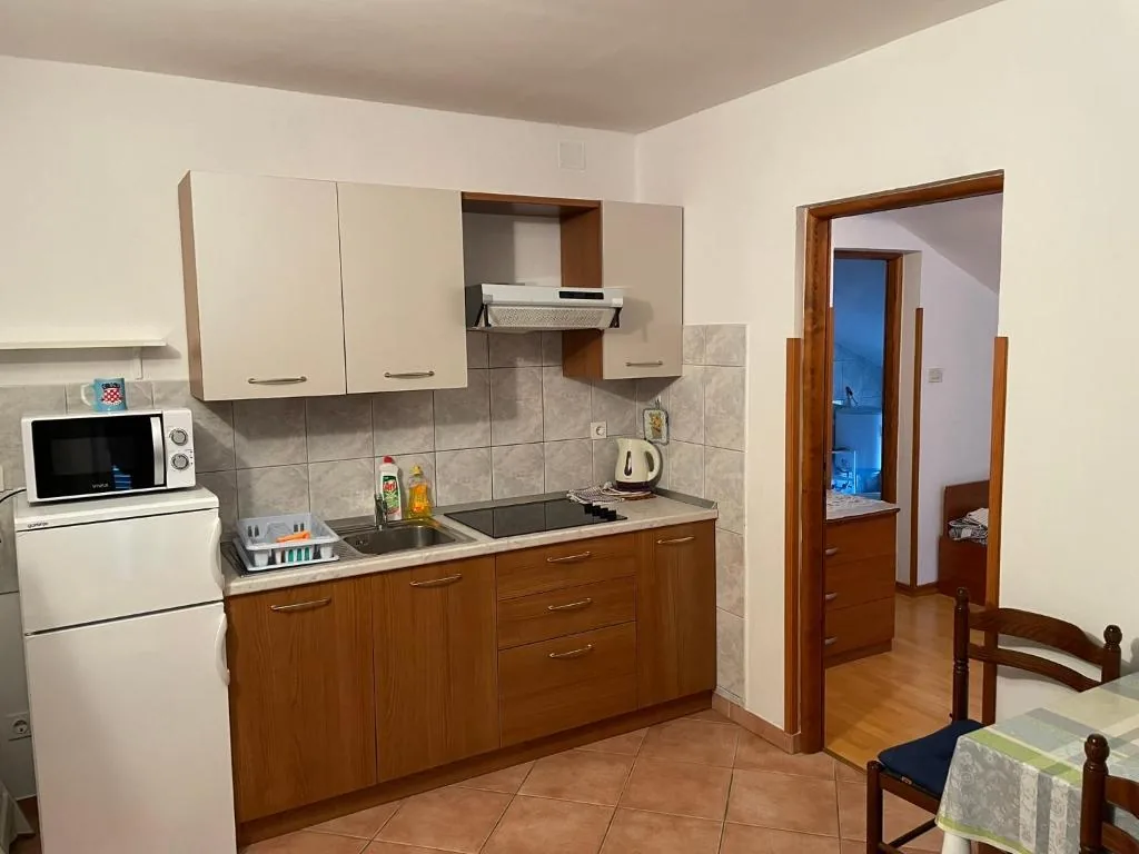 Apartman s pogledom na planine - fotografija 3