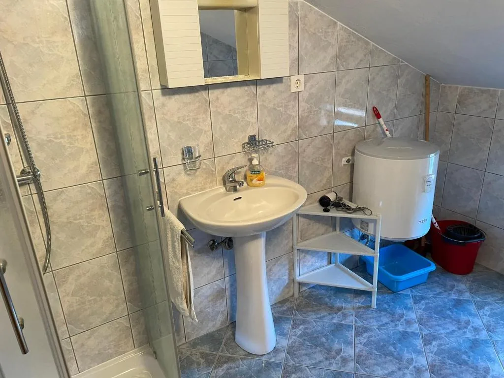 Apartman s pogledom na planine - fotografija 8