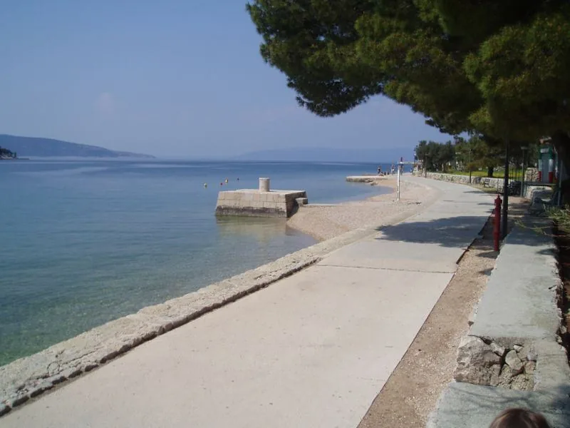 Plaža na Melinu uz čisto more